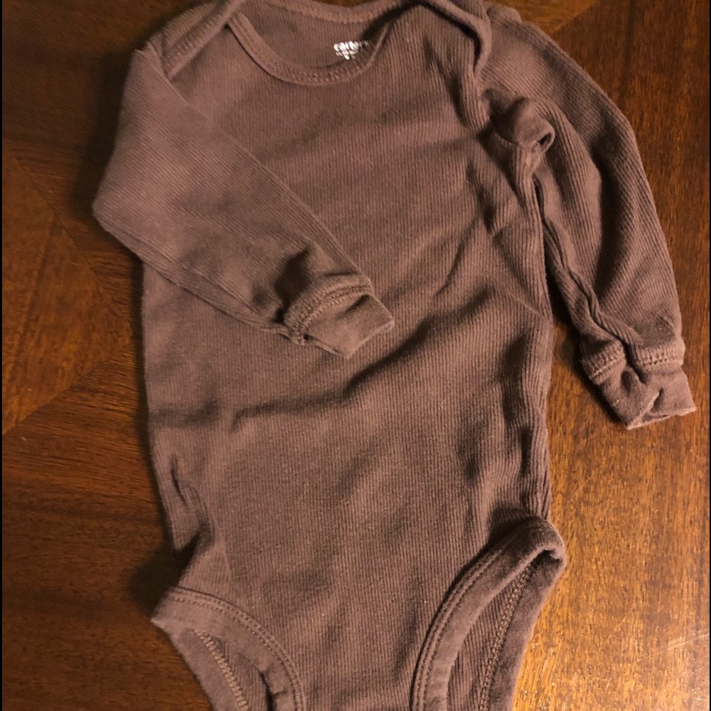 👶🏻 Brown long sleeved onesie